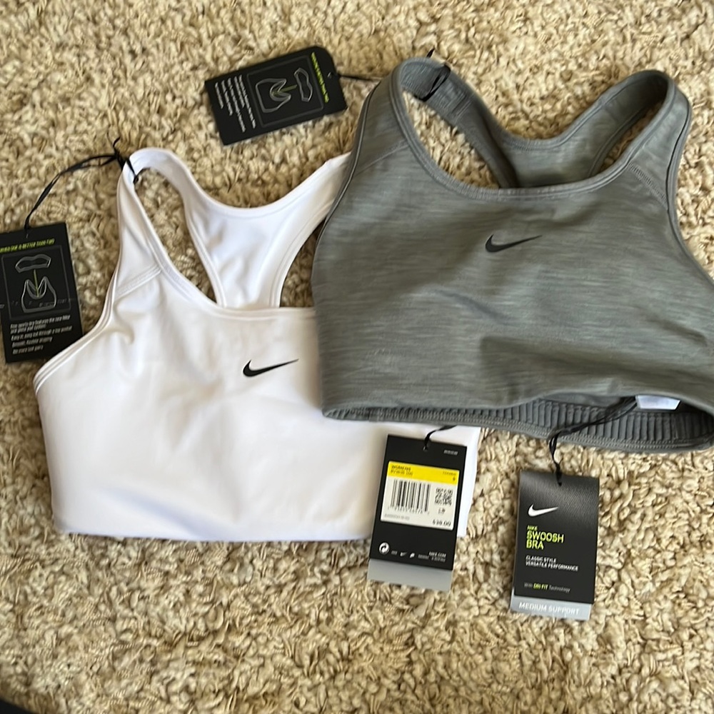 Woman’s  Swoosh bra. Medium support.